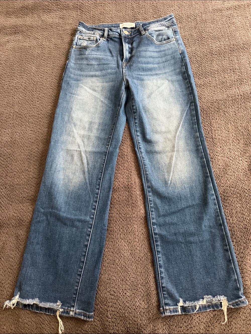 Women’s Straight Leg Jeans in Light Blue with Raw Hem